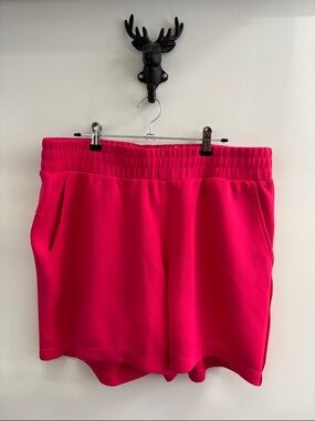 Mondetta Women’s Hot Pink Athletic Pull-On Shorts